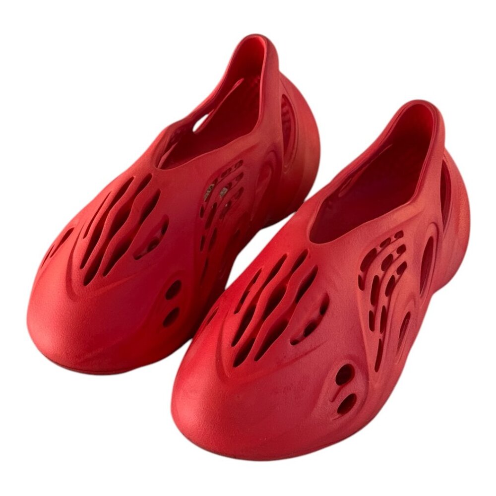 Pre-Owned Yeezy Foam Runner "Vermillion" - Size 11